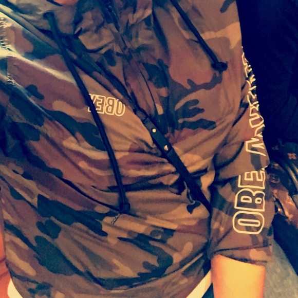Obey pullover - Picture 1 of 1